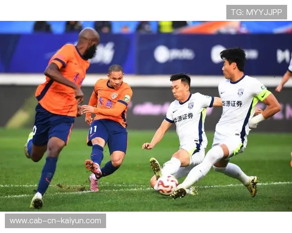 中超：青岛海牛主场力克武汉三镇 掌握保级主动权，中乙青岛海牛