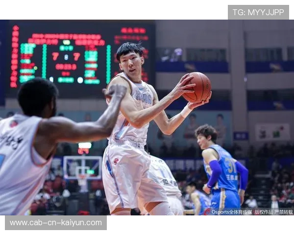 CBA周琦防守脚步训练揭秘：状态提升的背后秘诀