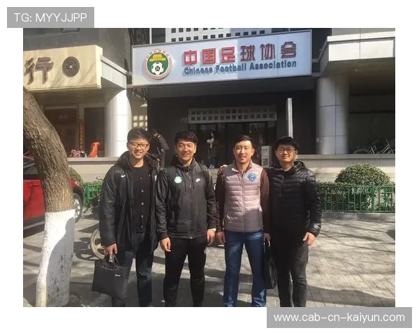 足球俱乐部建立退役球员支持网络提供职业过渡服务，足球退役声明